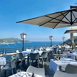 Le Versailles Отель 3*