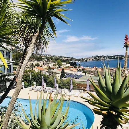 Le Versailles Hotel 3*