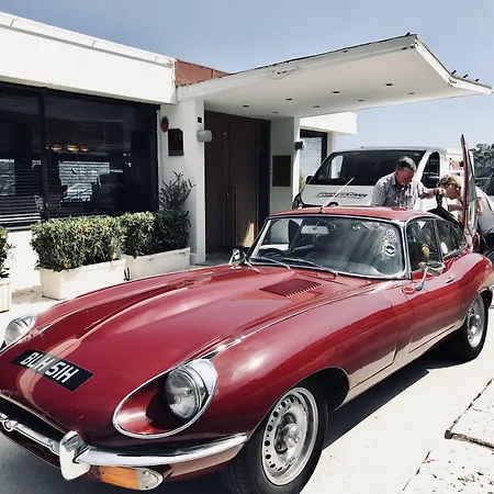 Le Versailles Hotel 3*