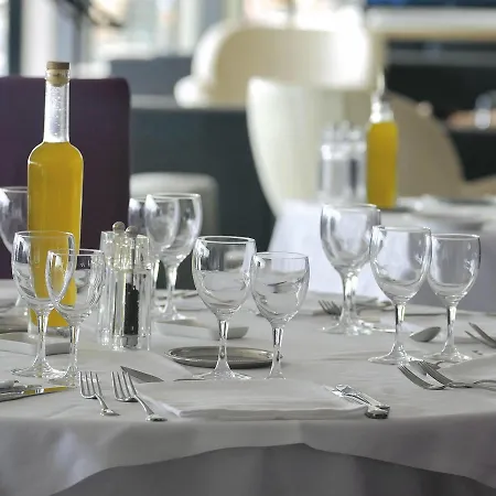Le Versailles Hotel