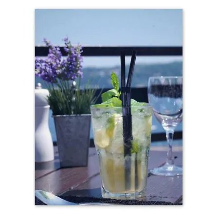 Le Versailles 3* Villefranche-sur-Mer