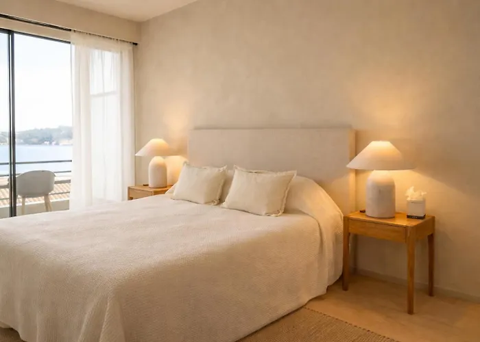 Le Versailles 3*