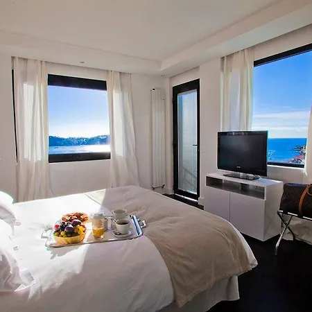 Le Versailles Hotell 3*