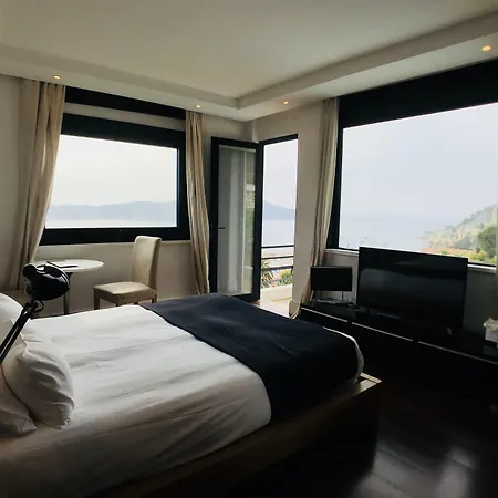 Le Versailles Otel 3*