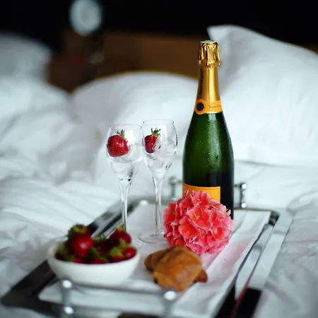 Le Versailles 3*