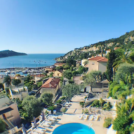 Le Versailles Hotel 3*