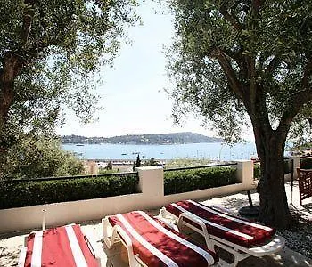 Ξενοδοχείο Le Versailles 3*