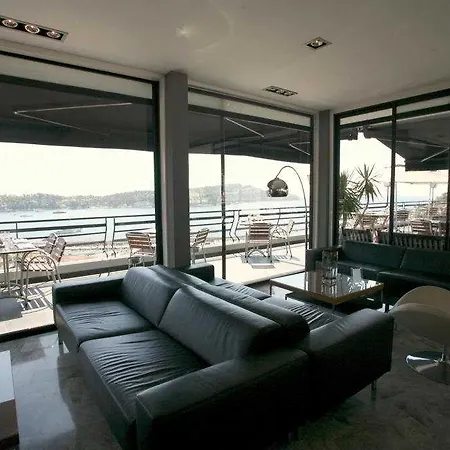 Le Versailles 호텔 빌프랑슈쉬르메르