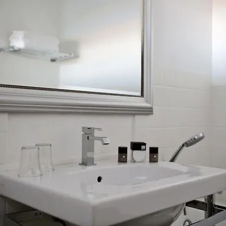 Le Versailles Ξενοδοχείο Βιλφράνς-συρ-Μερ