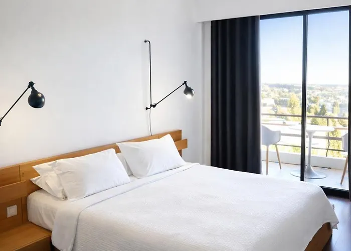 Le Versailles Hotel 3*