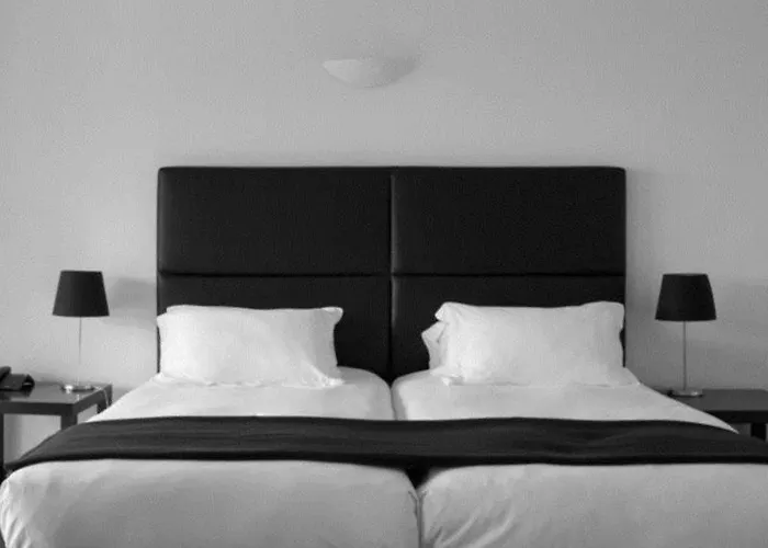 Le Versailles Hotel 3*