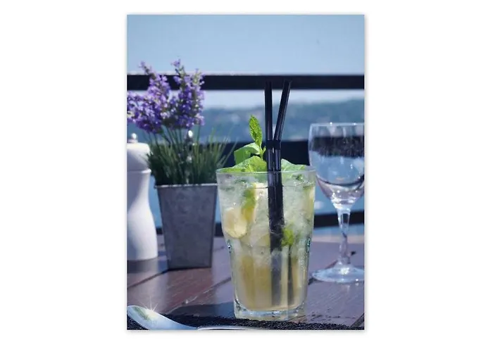 Le Versailles 3* Villefranche-sur-Mer